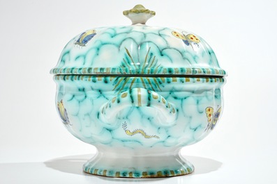 A polychrome Brussels faience tureen on stand with butterflies and caterpillars, 18/19th C.