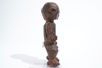 Een Afrikaans houten &quot;Ofika&quot; beeld, Lilwa, Mbole, Congo, 1e helft 20e eeuw