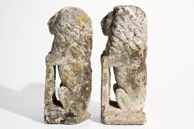 Een paar gesculpteerde stenen leeuwen, 17/18e eeuw