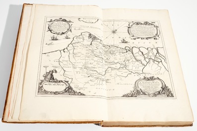 Verheerlykt Vlaandre, Flandria Illustrata, trois t&ocirc;mes en deux volumes, Anthoni Sanderus, 1735