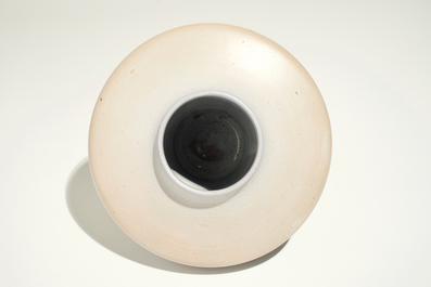 Een modernistische breed uitlopende vaas met fraai druipglazuur, Perignem, 2e helft 20e eeuw