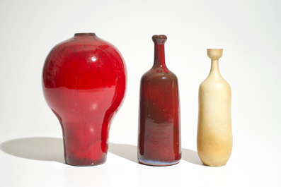 Trois vases modernistes aux &eacute;maux sang de boeuf et mats, Perignem, 2&egrave;me moiti&eacute; du 20&egrave;me