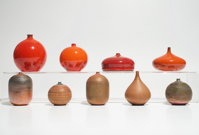 Neuf petits vases modernistes aux &eacute;maux rouges et bruns, Perignem et Amphora, 2&egrave;me moiti&eacute; du 20&egrave;me