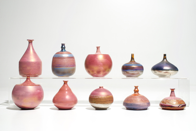 Tien modernistische vaasjes met diverse roze en blauwe glazuren, Perignem en Amphora, 2e helft 20e eeuw