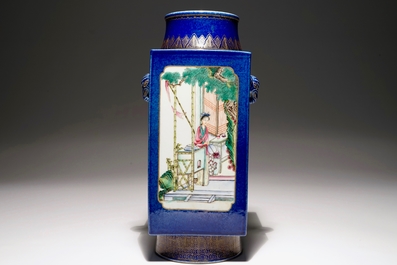19世纪 蓝地粉彩琮式瓷瓶
