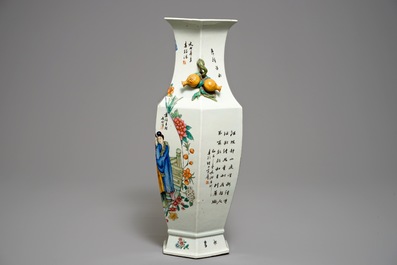 19-20世纪 浅绛彩六棱人物瓶