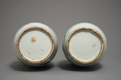 A pair of Chinese famille rose vases with floral design, 19/20th C.