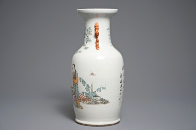 A Chinese qianjiang cai vase with figures in a garden, 19/20th C.