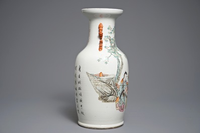 A Chinese qianjiang cai vase with figures in a garden, 19/20th C.