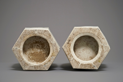 A pair of Chinese hexagonal qianjiang cai vases with antiquities design, signed Xu Pinheng, 19/20th C.