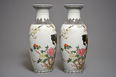 A pair of fine large Chinese famille rose peacock vases, Republic, 20th C.