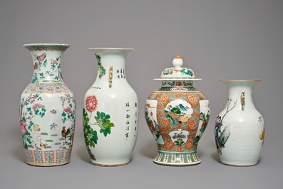 Vier Chinese famille rose en verte vazen, 19/20e eeuw