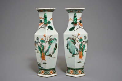 A pair of Chinese hexagonal famille verte vases with design of the immortal Magu, 19th C.