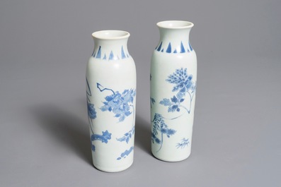 A pair of Chinese blue and white sleeve vases with floral design, Hatcher cargo, Transitional period