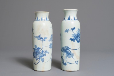 A pair of Chinese blue and white sleeve vases with floral design, Hatcher cargo, Transitional period