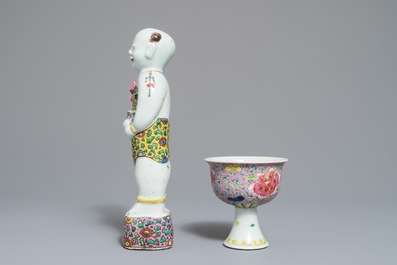 A Chinese famille rose stem cup and a Hoho twin figure, Yongzheng/Qianlong