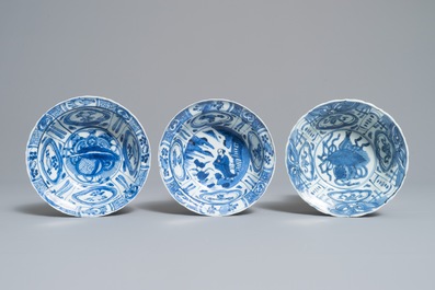 Three Chinese blue and white kraak porcelain klapmuts bowls, Wanli