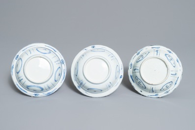 Three Chinese blue and white kraak porcelain klapmuts bowls, Wanli