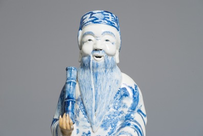 A pair of Chinese blue and white figures, poss. for the Vietnamese market, 19th C.