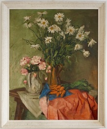 Sadji (Sha Qi, Sha Yinnian) (1914-2005), Stilleven met bloemen en wortelen, olie op doek, gedat. 1945