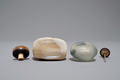 Two Chinese 'shadow' agate snuff bottles, 19/20th C.