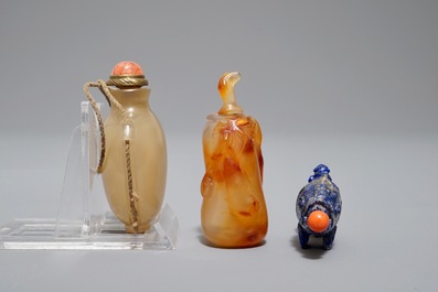 Three Chinese agate and lapis lazuli snuff bottles, 19/20th C.