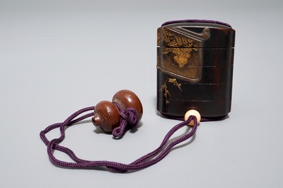 Three Japanese maki-e and red lacquer inro with ojime and netsuke, Meiji, 19/20th C.