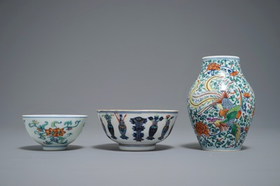 Two Chinese doucai bowls and a vase, Yongzheng and Guangxu marks, 19/20th C.