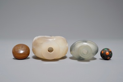 Two Chinese 'shadow' agate snuff bottles, 19/20th C.