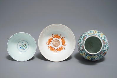 19-20世纪 清乾隆 清雍正 斗彩瓷碗 两件 斗彩瓷罐 一只