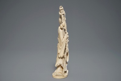 Une figure de Shou Lao en ivoire sculpt&eacute;, Chine, 1&egrave;re moiti&eacute; du 20&egrave;me