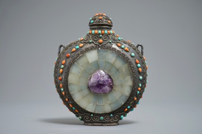 A silver flask with precious stones and coral, Mongolia or Tibet, 19/20th C.