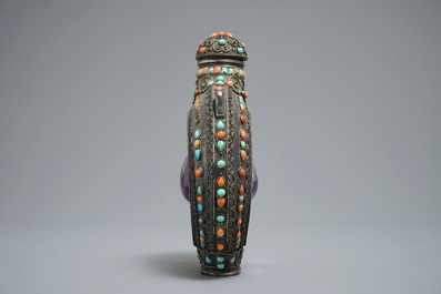A silver flask with precious stones and coral, Mongolia or Tibet, 19/20th C.