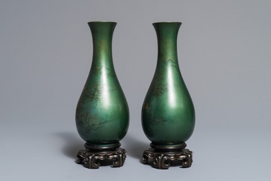Une paire de vases en laque de Chine de type Shen Shao&rsquo;an, 20&egrave;me