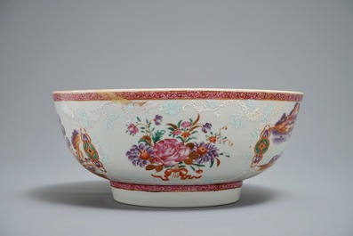A Chinese famille rose export porcelain bowl with deers, Qianlong