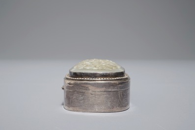 A Chinese jade-topped silver box, signed Yuchang Sterling, 1st half 20th C