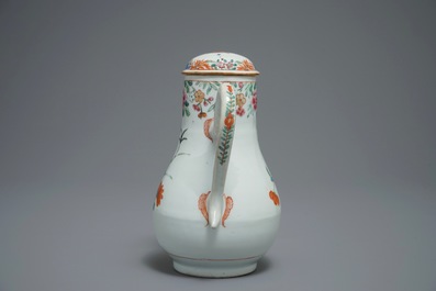 Une aigui&egrave;re et son bassin en porcelaine de Chine famille rose, Qianlong