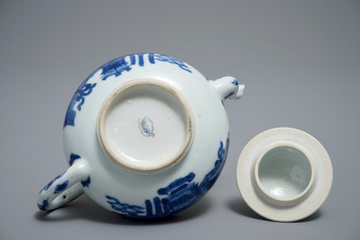 康熙  青花瓷茶壶