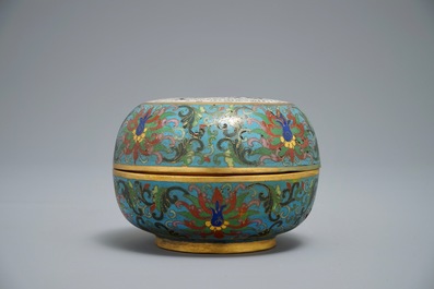 A round Chinese cloisonn&eacute; box and cover, Qianlong mark, 19/20th C.