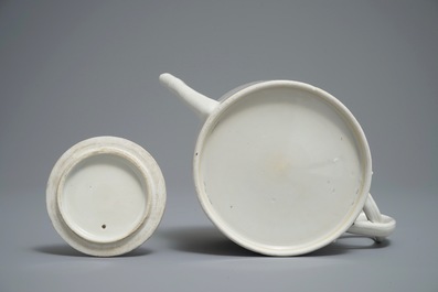 A Chinese export porcelain teapot with matching cup and saucer, Jiaqing