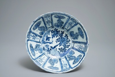 A large Chinese blue and white kraak porcelain bowl with a tiger, Wanli