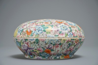 A Chinese famille rose millefleurs box and cover, Qianlong mark, 19/20th C.
