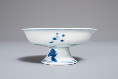 A small Chinese blue and white footed saucer dish, Chenghua mark, Wanli