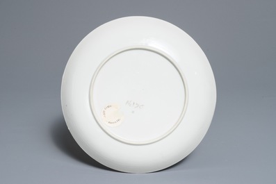 A fine Chinese famille rose plate with floral design, ex-coll. August the Strong, Yongzheng/Qianlong