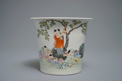 A Chinese famille rose flower pot with playing boys, Ju Ren Tang mark, Republic, 20th C.