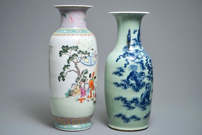 Un vase en porcelaine de Chine famille rose, R&eacute;publique, et un vase &agrave; fond c&eacute;ladon, 19&egrave;me