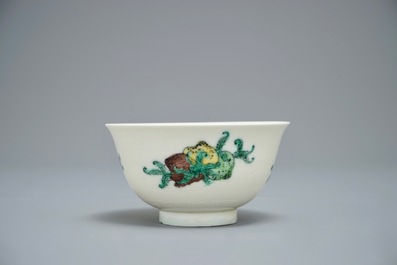 Three Chinese plates with dragons and phoenixes and an underglaze decorated bowl, Kangxi and Guangxu marks, 19/20th C.