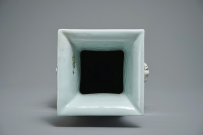 A square Chinese qianjiang cai vase, signed Ma Qing Yun, 19/20th C.