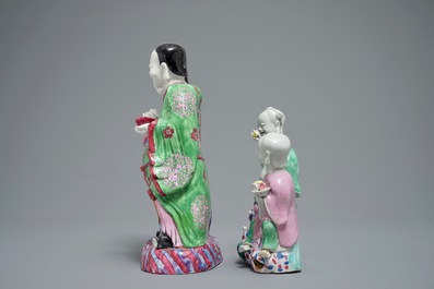 Twee Chinese famille rose groepen van de Hoho broers, 18e en 19e eeuw