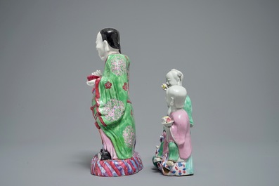 Deux groupes en porcelaine de Chine famille rose des fr&egrave;res Hehe Er Xian, Chine, 18 et 19&egrave;me